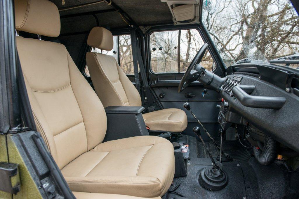 УАЗ 469 тюнинг салона водительское сидение и пассажира